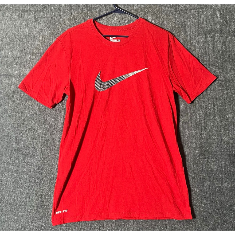 Nike Dri-FIT Men's Medium Red Athletic Fit Short Sleeve Crew Neck Logo Tee